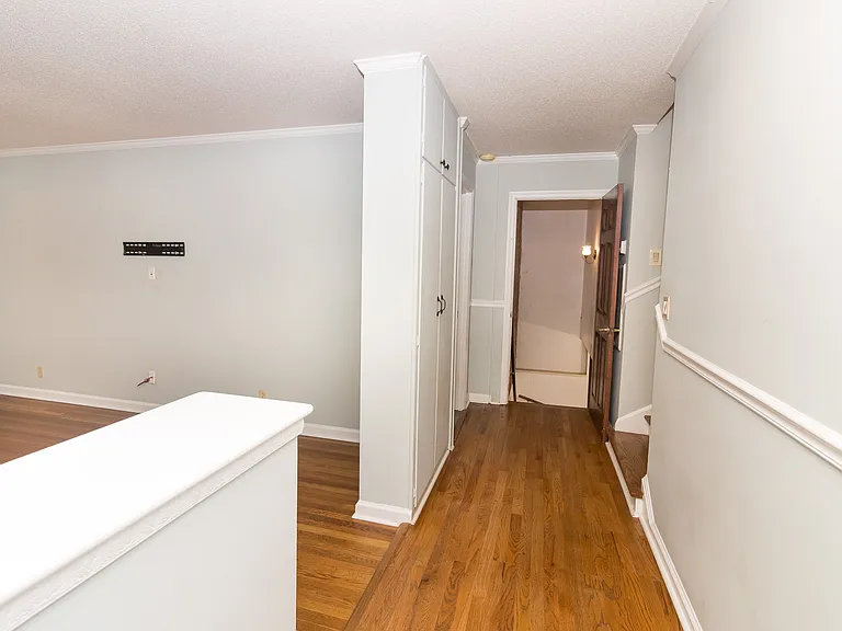 917 Brynwood Dr — Photo 4