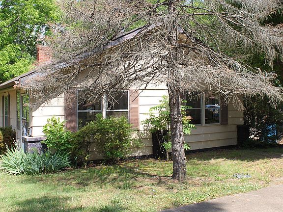 5th image of 209 Big Springs Ave