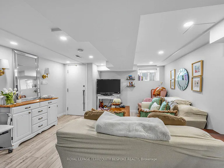 61 Chelsea Ave #1 — Photo 7