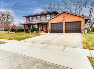 117 Shorewood Dr, Bloomington, IL