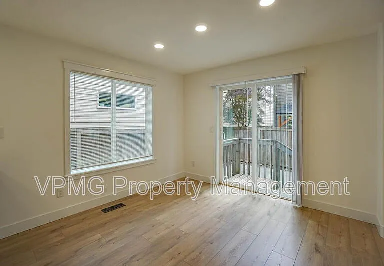 423 NW 153rd St — Photo 11
