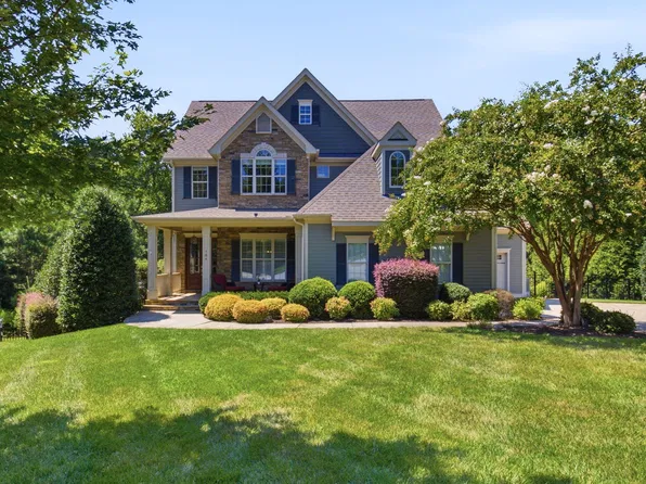 104 Ambler Ct, Holly Springs, NC 27540