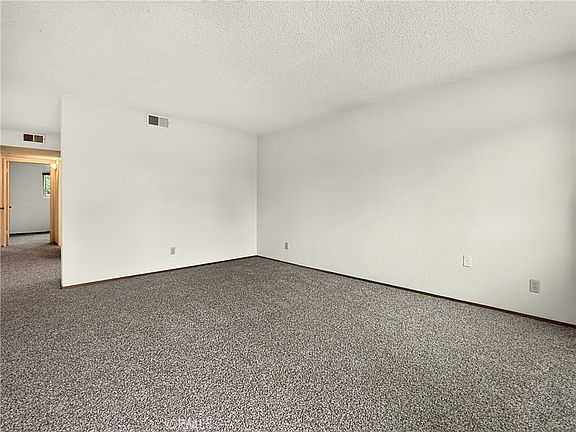 3rd image of 1745 Kings Dr