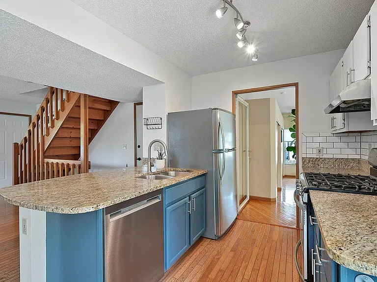 5131 Aurora Dr — Photo 6