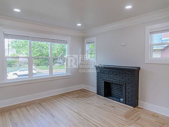3rd image of 1415 N Raleigh St