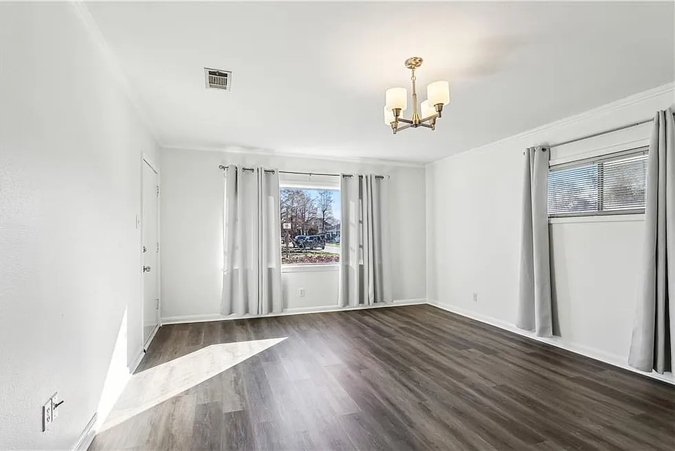 1100 Brockenbraugh Ct — Photo 3