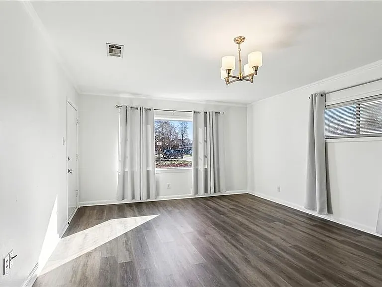 1100 Brockenbraugh Ct — Photo 3