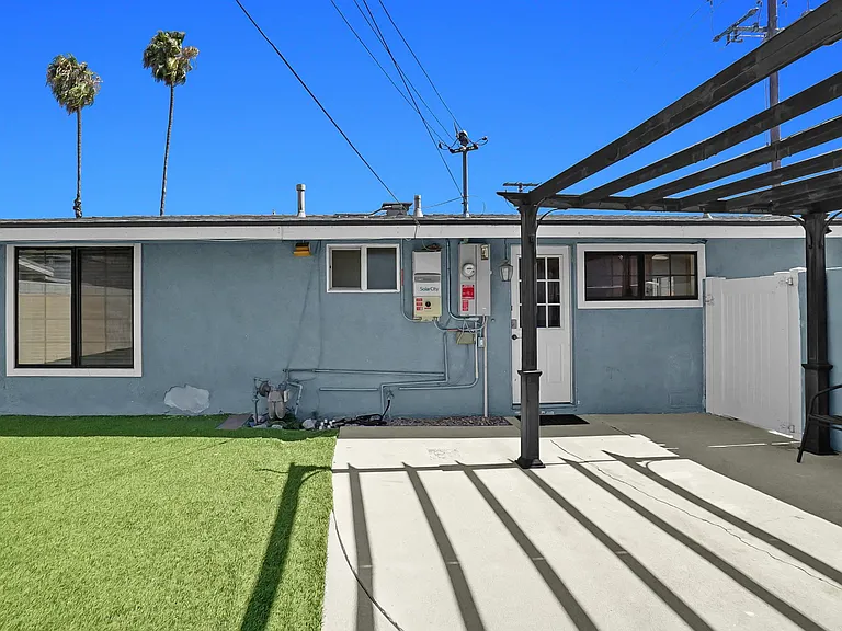 1101 E Lemon Ave — Photo 20