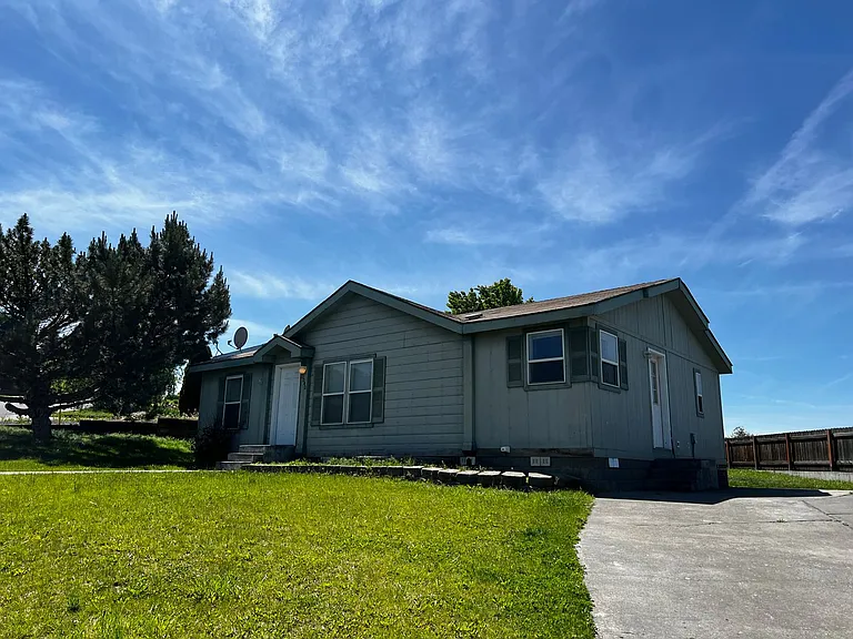 3040 SW River View Dr — Photo 1