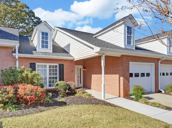 26 Somerset Ct, Hartwell, GA 30643