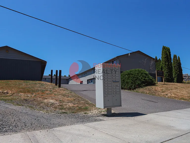 890 Dougherty Dr NE — Photo 17