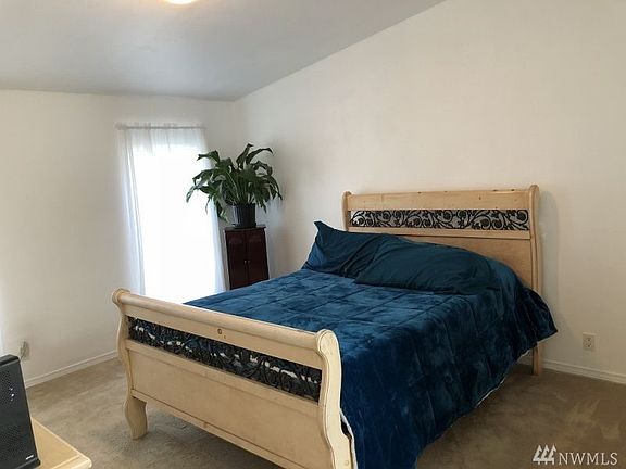 4th image of 401 37th St SE Unit 8