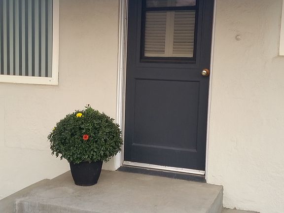 Side Entrance into mud room