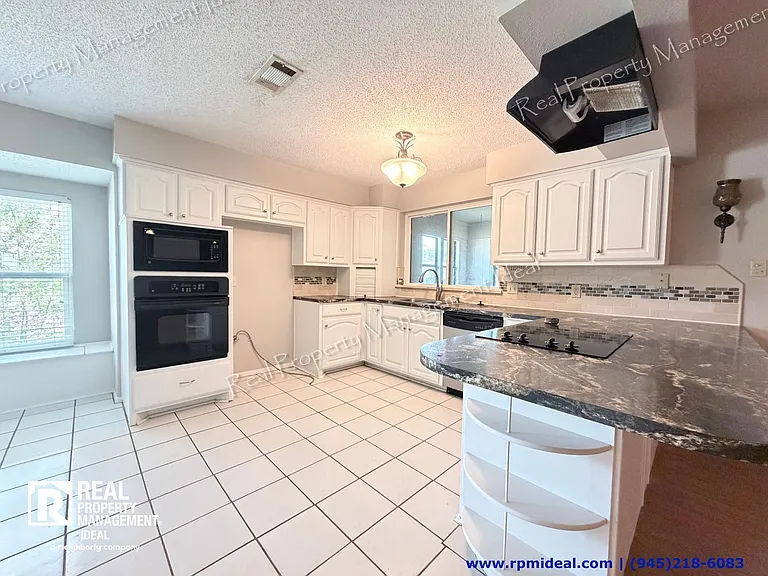 7832 Pebblebrook Dr — Photo 8
