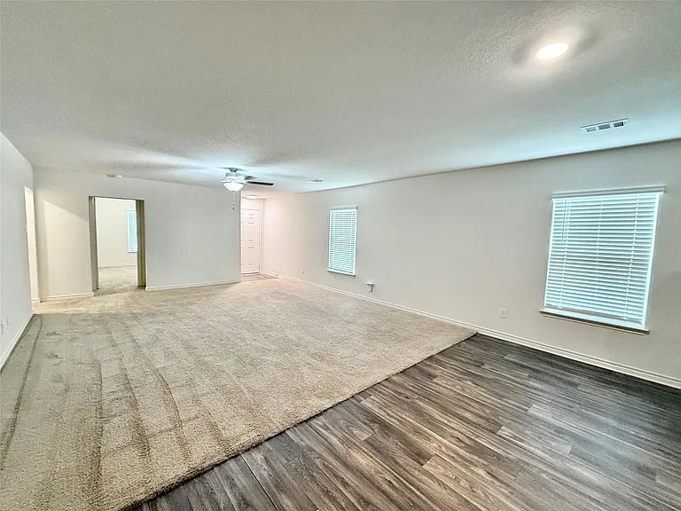 521 Locksley Cv — Photo 4