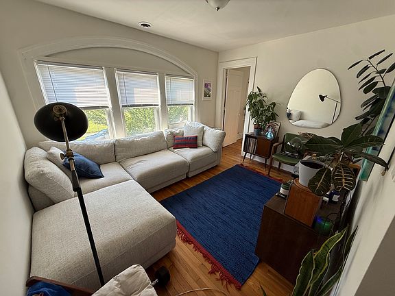3rd image of 207 Chandler St