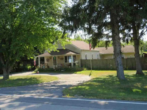 825 W Maple St, Clyde, OH 43410