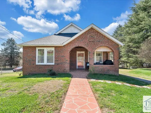 97 Highland St, Bassett, VA 24055