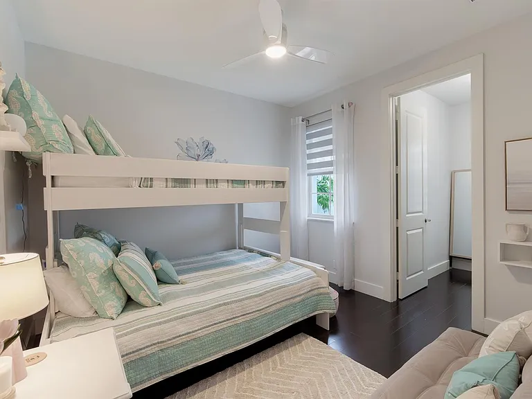 918 Saint George Blvd — Photo 24