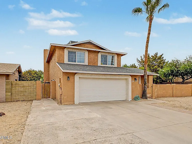 2457 W Redfield Rd — Photo 4