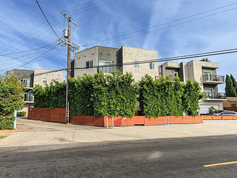 1820 Thurman Ave — Photo 3