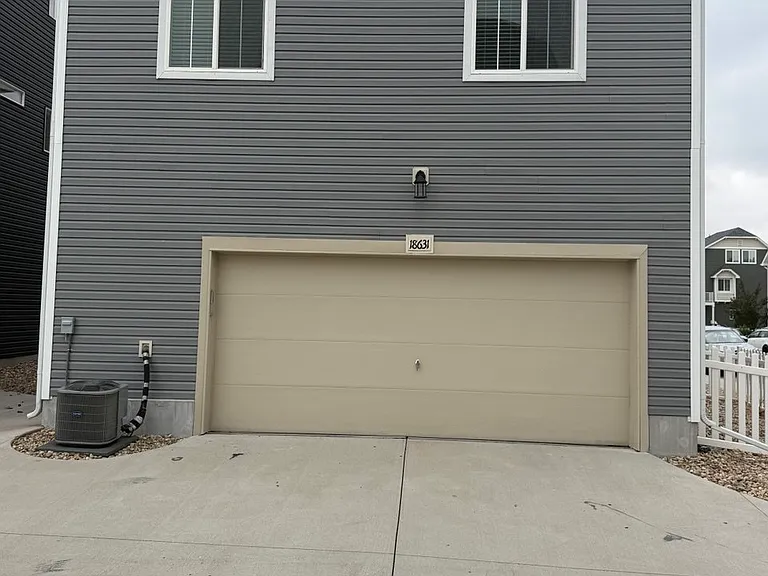 18631 E 54th Pl — Photo 2