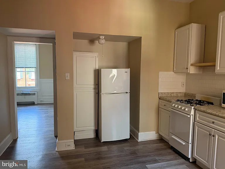 208 W Gay St #4 — Photo 3
