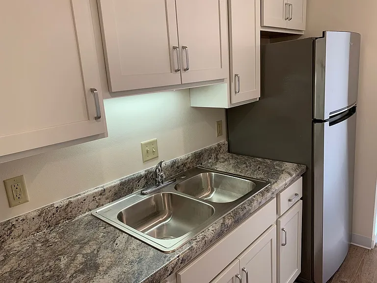 237 W Lakelawn Pl — Photo 1