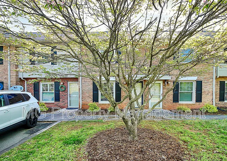 3726 Park Rd #D — Photo 2