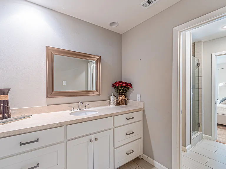 6935 Kingshollow Dr — Photo 28