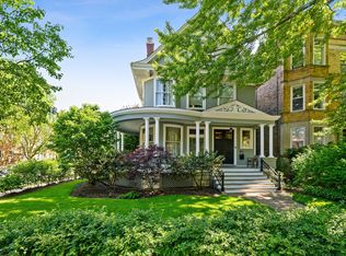 802 Reba Pl, Evanston, IL 60202