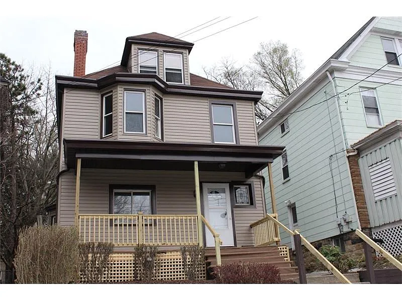 662 Shade Ave photo 1