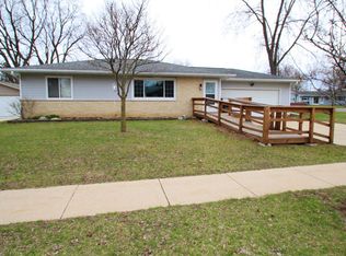 930 E Prospect St, Lake Mills, WI 53551