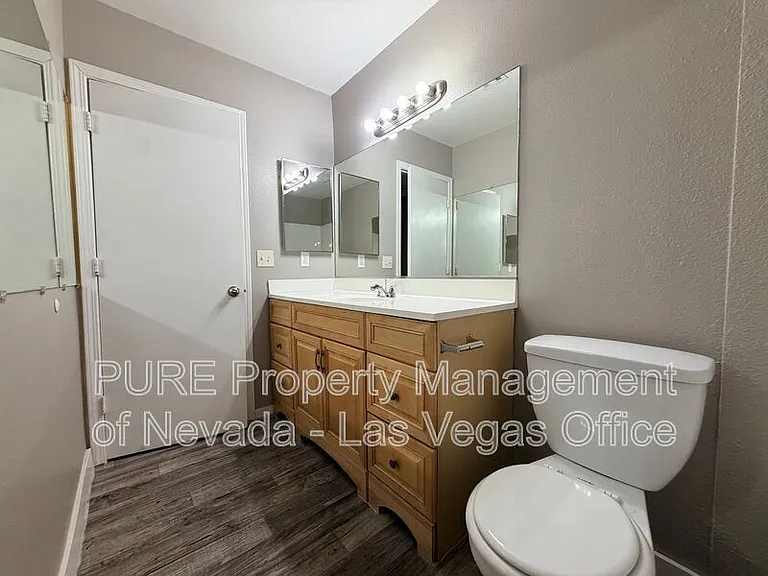 1405 Vegas Valley Dr #52-bldg 7 — Photo 16