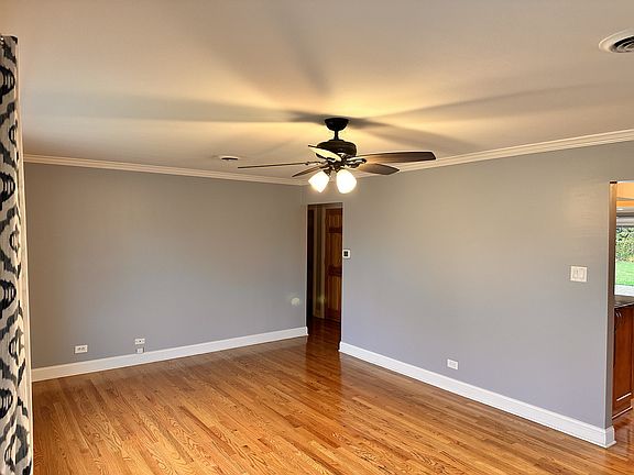 5th image of 1075 W Villa Dr