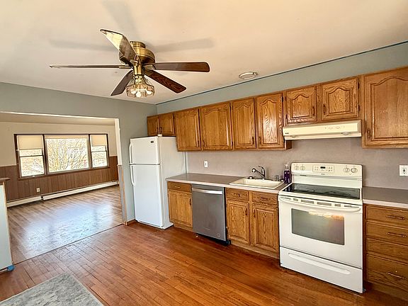 2nd image of 24 Hollyhock Rd #2