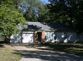 6104 NW Klamm Dr, Kansas City, MO 64151
