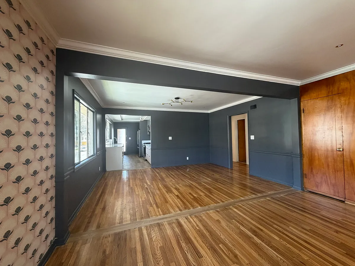 Dining spance - 3520 W 5th St #3526