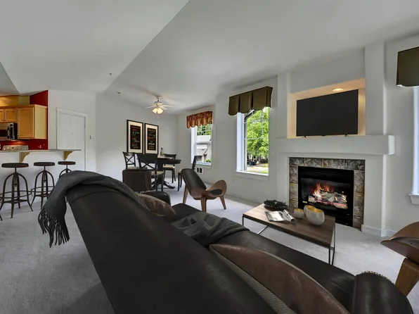 10630 221st Ln NE #203, Redmond, WA 98053