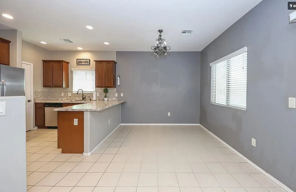4 bed, 2473 sqft, $2,500 — Photo 4