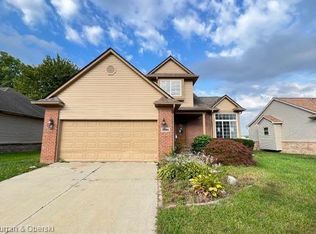 5944 Crystal Lake Dr, Romulus, MI 48174