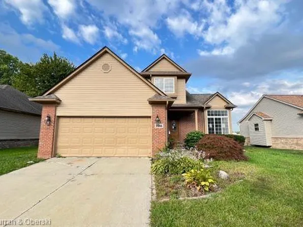 5944 Crystal Lake Dr, Romulus, MI 48174