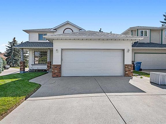 3rd image of 238 Hawktree Bay NW