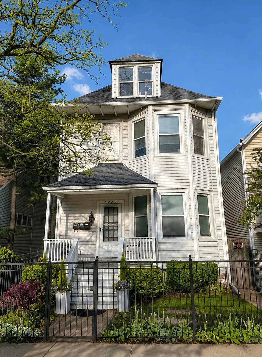 Building Photo - 3749 N Seminary Ave #1