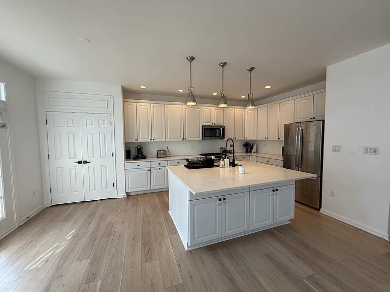13907 Lindendale Ln — Photo 11