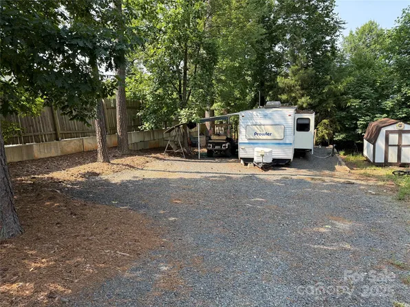103 Powder Horn Trl, Mount Gilead, NC 27306