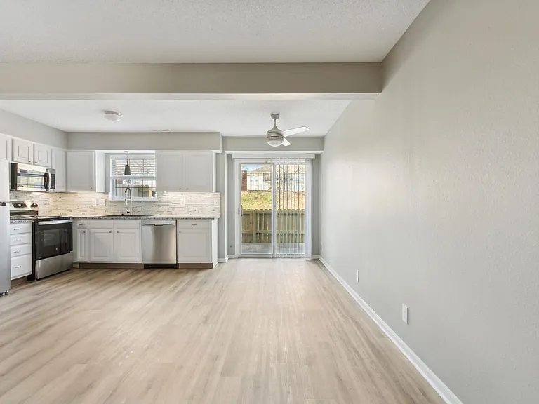 Chestnut Heights Townhomes — Photo 46