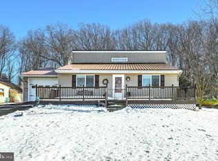 335 Lake Meade Dr, East Berlin, PA 17316