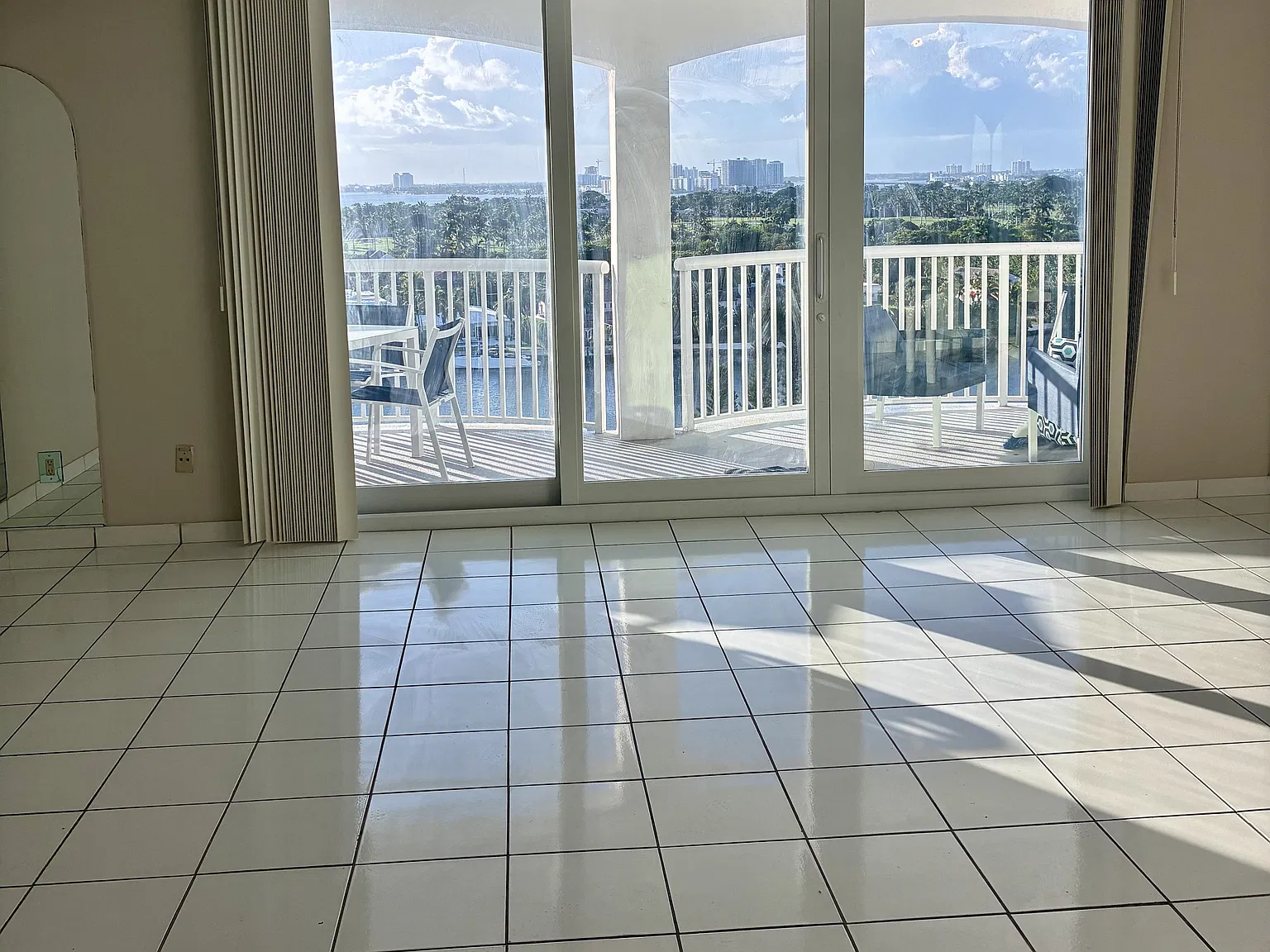 Studio, 570 sqft, $2,200 — Photo 4