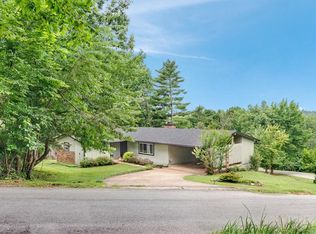 1981 N Greenview Dr, Fayetteville, AR 72701